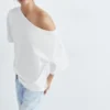 Ασύμμετρο T-shirt με κοντά μανίκια σε σορτς μήκος Ασύμμετρο T-shirt με κοντά μανίκια σε σορτς μήκος