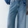 Baggy τζιν με ίσια γραμμή και στρας Baggy τζιν με ίσια γραμμή και στρας