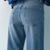 Baggy τζιν με ίσια γραμμή και στρας Baggy τζιν με ίσια γραμμή και στρας