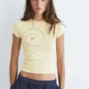 Κίτρινο T-shirt με τρουκς Κίτρινο T-shirt με τρουκς