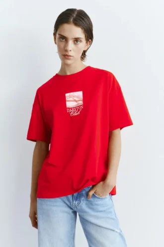 Κόκκινο T-shirt με γραφικό σλόγκαν