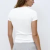 Κοντοσορτς T-shirt με εφαρμοστή γραμμή Κοντοσορτς T-shirt με εφαρμοστή γραμμή
