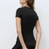 Κοντοσορτς T-shirt με εφαρμοστή γραμμή Κοντοσορτς T-shirt με εφαρμοστή γραμμή