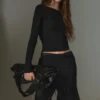 Μακρυμάνικο T-shirt με λαιμόκοψη τύπου boatneck