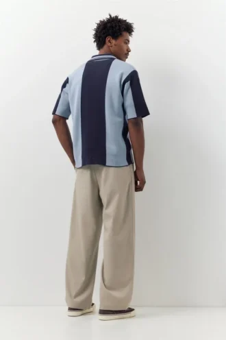 Πλεκτό Polo shirt με κεντημένες ρίγες