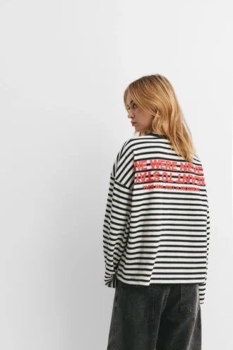 Ριγέ Pουκάμισα με κείμενο