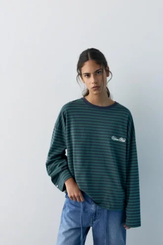 Ριγές T-shirts με μακριά μανίκια και κείμενο