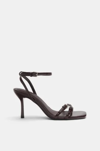 Σανδάλια με ψηλό τακούνι και αγκράφες