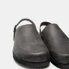 Σανδάλια τύπου clogs με εφέ φθοράς STWD