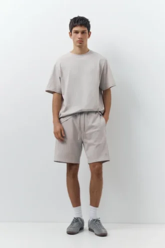 Σετ με βερμούδες τζόγκινγκ και T-shirts