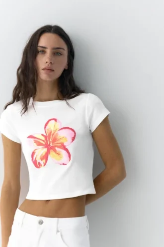 T-shirt με γραφικό λουλουδιού