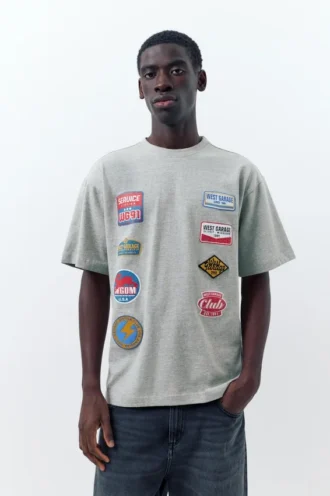 T-shirt με κοντό μανίκι και μπαλώματα