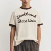 T-shirts με γραφικό σε αντίθεση και ραβδώσεις T-shirts με γραφικό σε αντίθεση και ραβδώσεις
