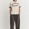 T-shirts με γραφικό σε αντίθεση και ραβδώσεις T-shirts με γραφικό σε αντίθεση και ραβδώσεις