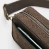 Τσάντα χιαστί με ανάγλυφο σχέδιο STWD Τσάντα χιαστί με ανάγλυφο σχέδιο STWD