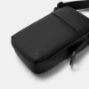 Τσάντα crossbody με ελαστική επένδυση Τσάντα crossbody με ελαστική επένδυση