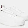 Βασικά Sneakers με λεπτομέρειες Βασικά Sneakers με λεπτομέρειες